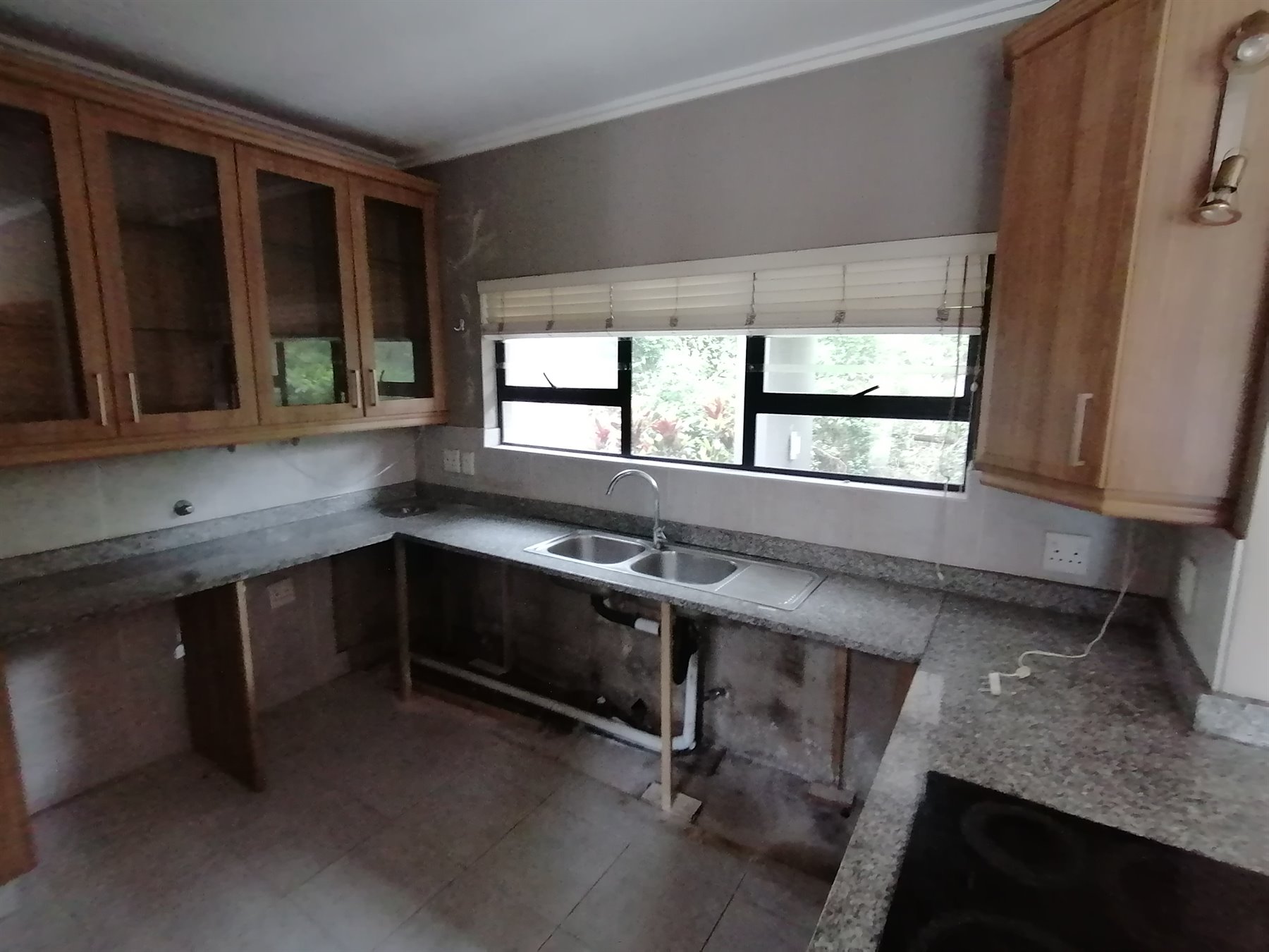 Kitchen Repair before refurbishment